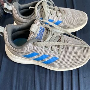 Toddler boy’s shoes